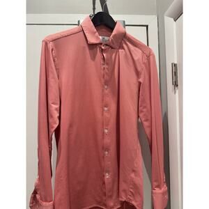 Mizzen + Main Mizzen and Main Medium Trim Shirt Build Your Dream Closest Today